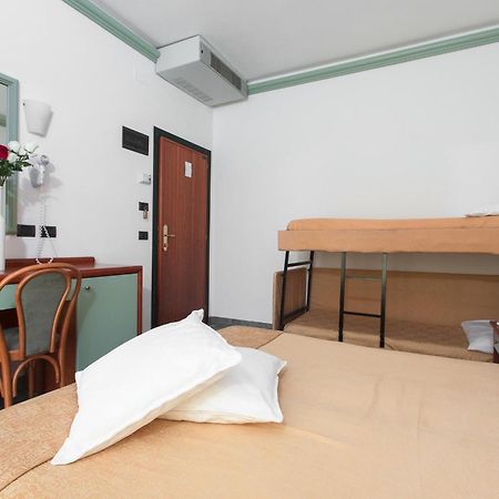 Hotel Zeus Cesenatico Esterno foto