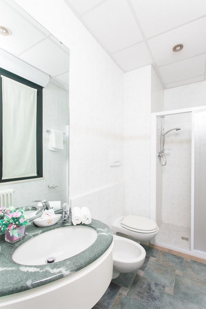 Hotel Zeus Cesenatico Esterno foto