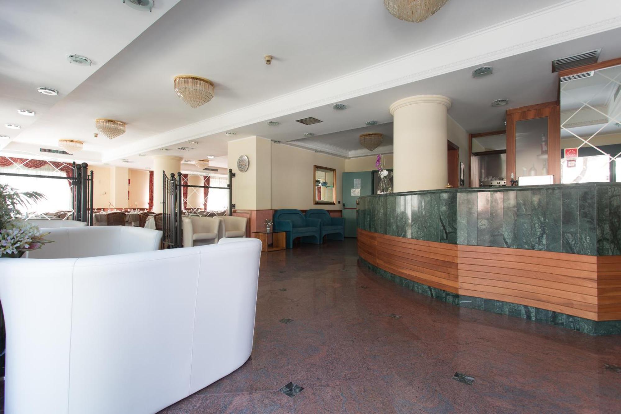 Hotel Zeus Cesenatico Esterno foto