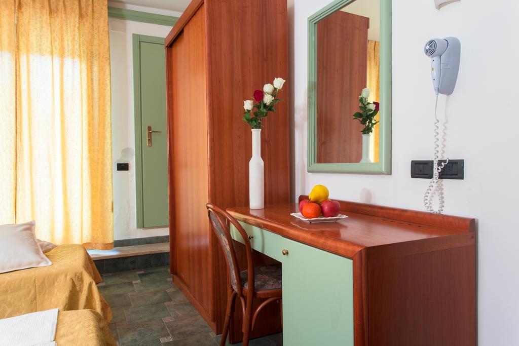 Hotel Zeus Cesenatico Camera foto